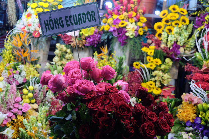 Chợ hoa Sài Gòn trắng đêm chuẩn bị cho 8/3